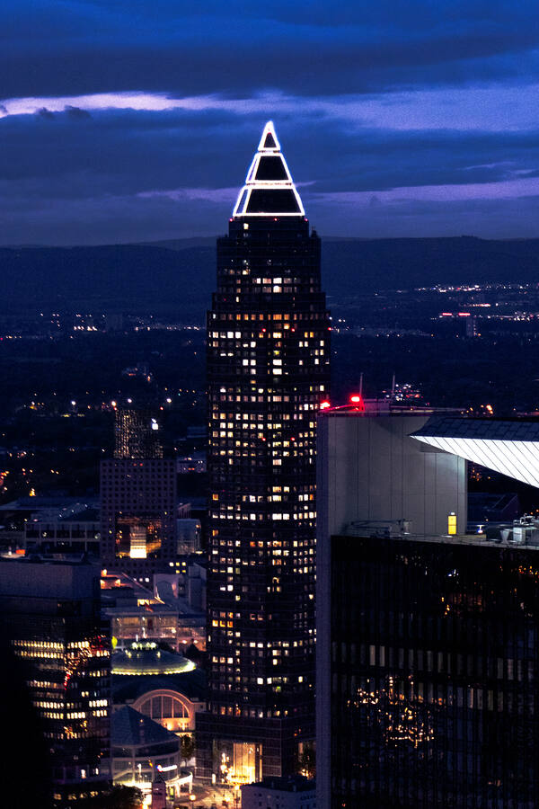 Frankfurt tower photograph